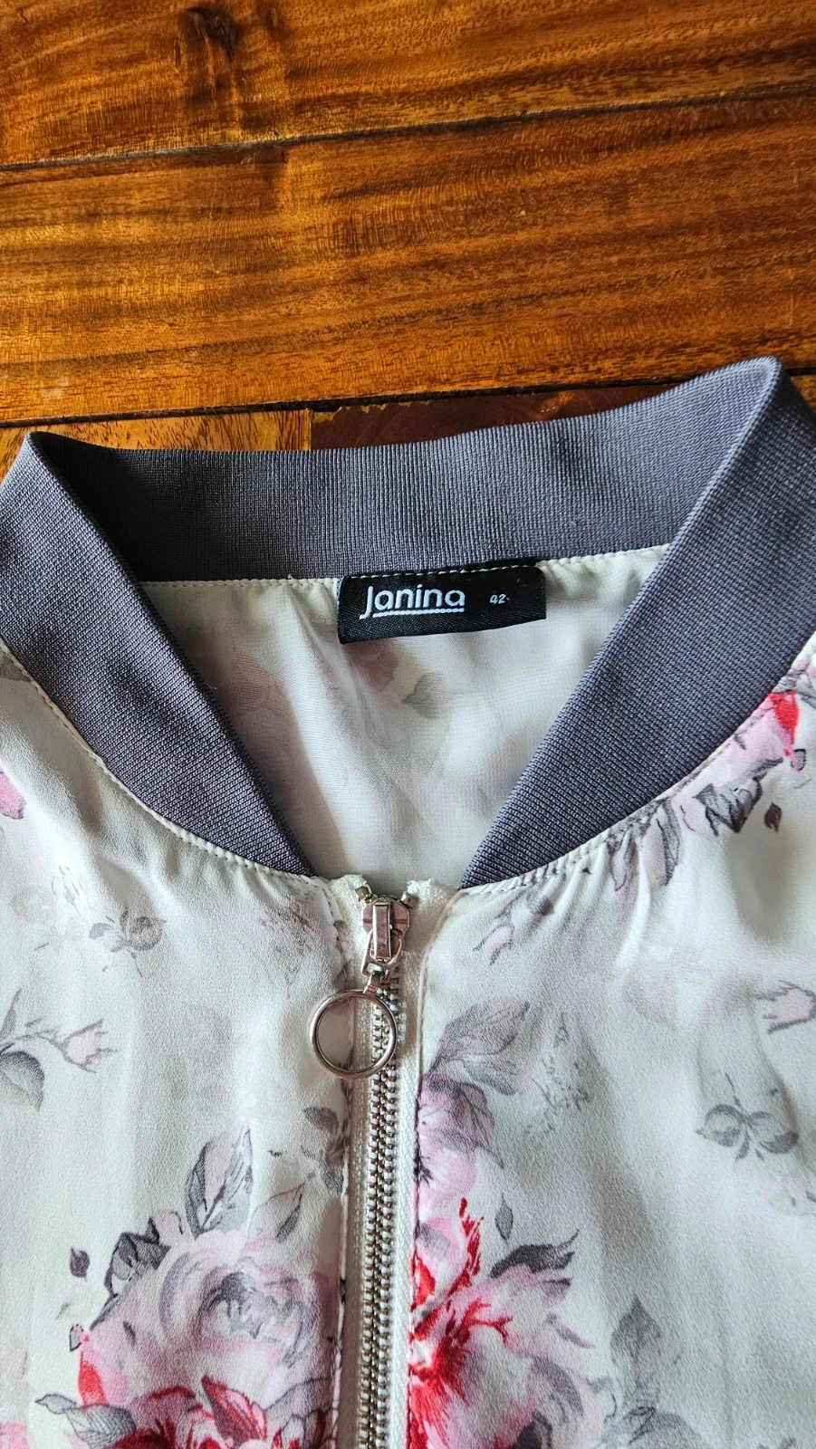 Veste d'été légère Janina blanche à fleurs zippée col gris T42 – photo 3